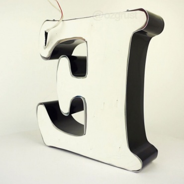model-9-blackwhite-yerli-trnakl-alminyum-pleksi-kutu-harf1  